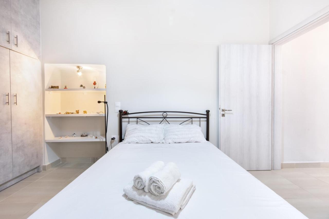Urban Lifestyle Apartment In Pireus Exteriör bild