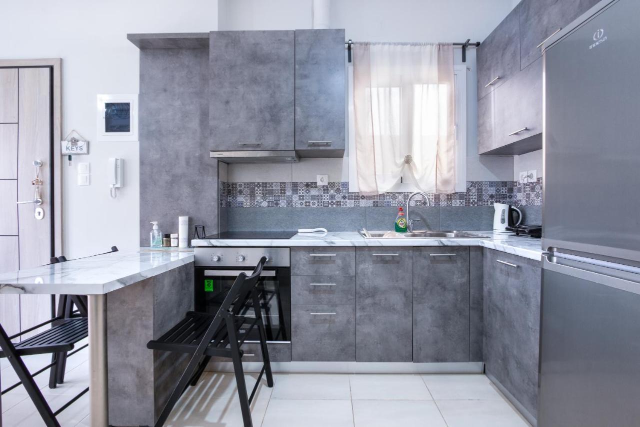 Urban Lifestyle Apartment In Pireus Exteriör bild