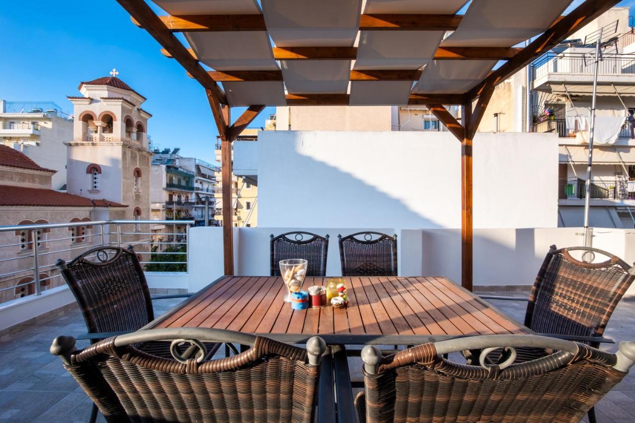 Urban Lifestyle Apartment In Pireus Exteriör bild